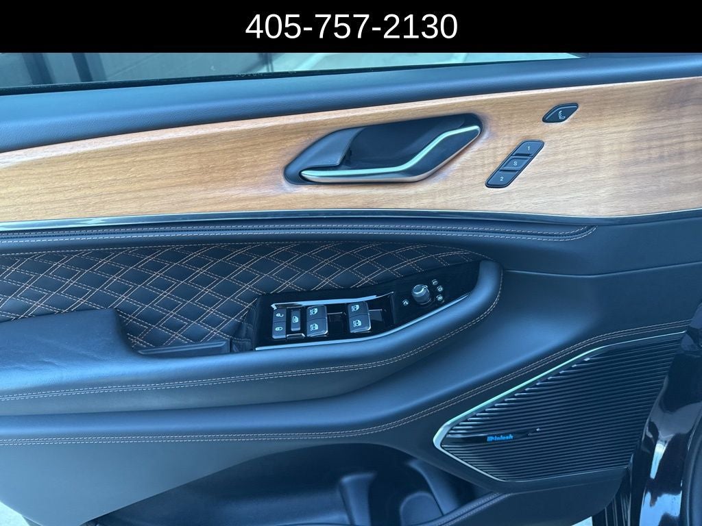 2023 Jeep Grand Cherokee Summit