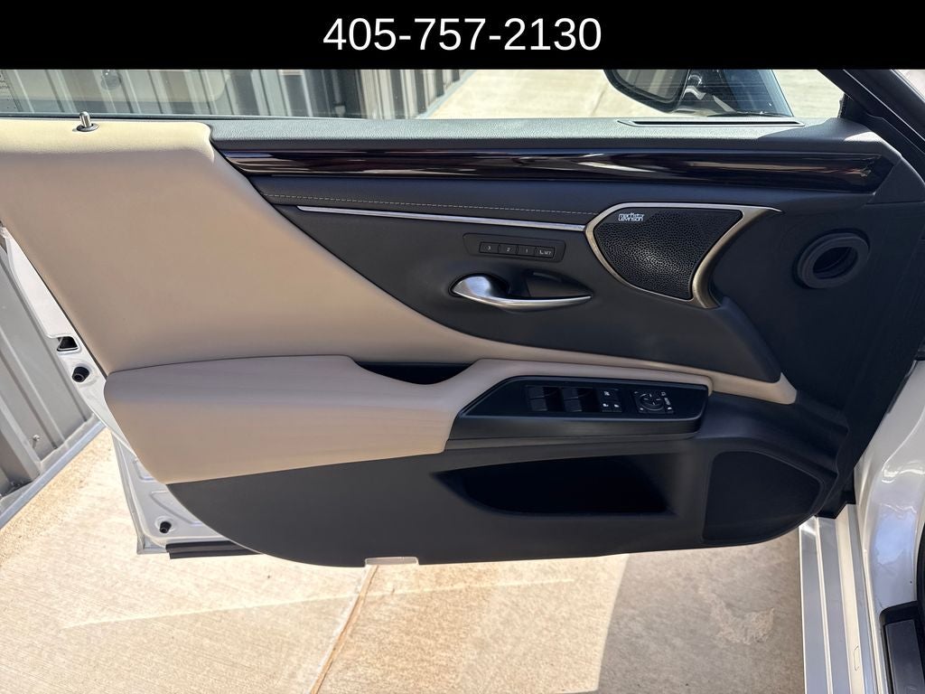 2020 Lexus ES 300h Ultra Luxury