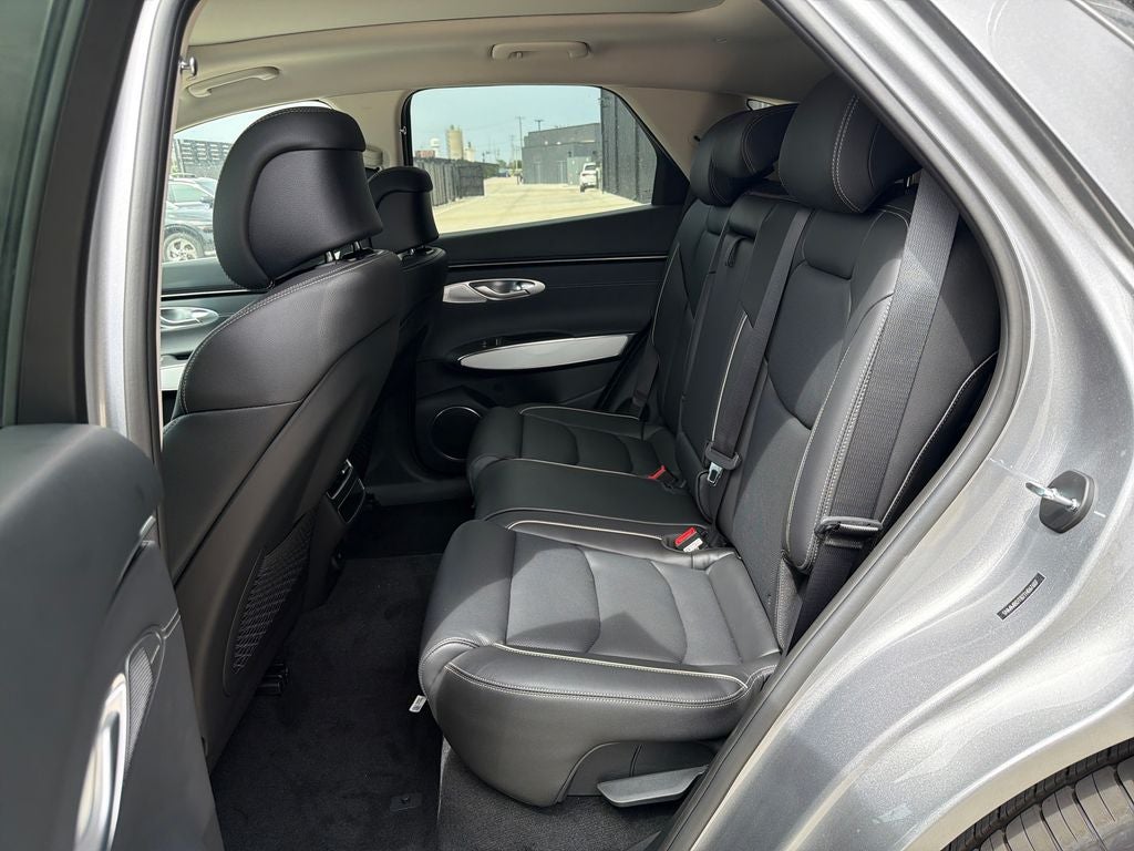 2026 Genesis GV70 2.5T Advanced