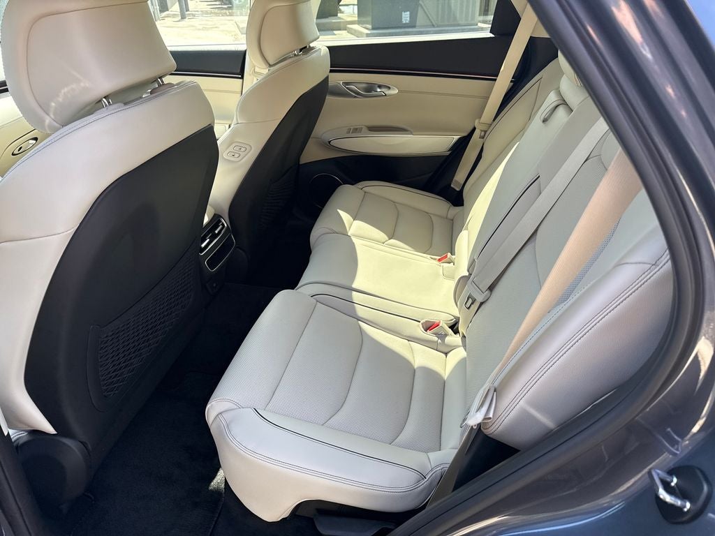 2026 Genesis GV70 2.5T Advanced