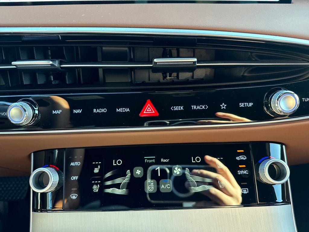 2026 Genesis GV70 2.5T Advanced