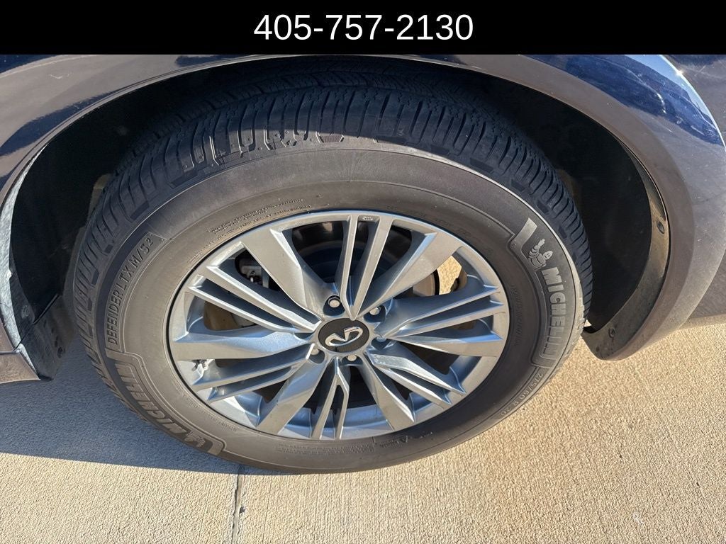 2022 INFINITI QX80 LUXE