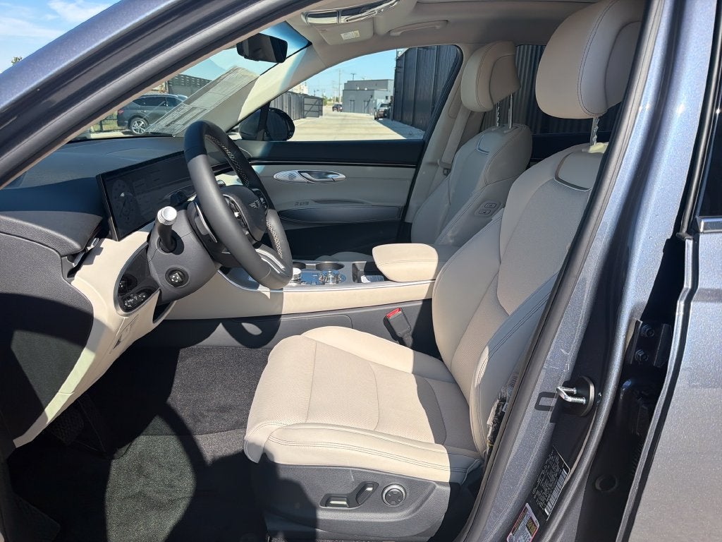 2027 Genesis GV70 2.5T Select