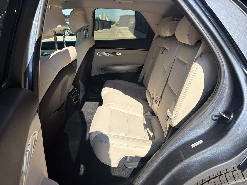 2027 Genesis GV70 2.5T Select