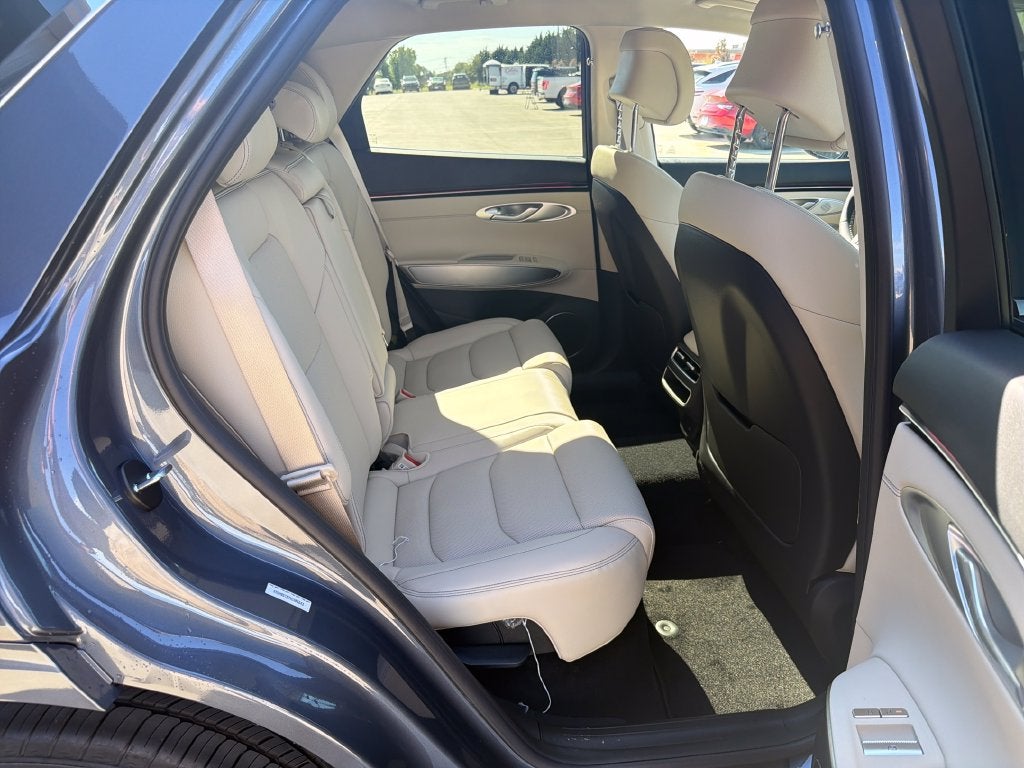 2027 Genesis GV70 2.5T Select