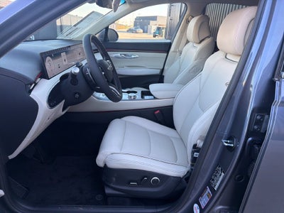 2027 Genesis GV70 2.5T Advanced