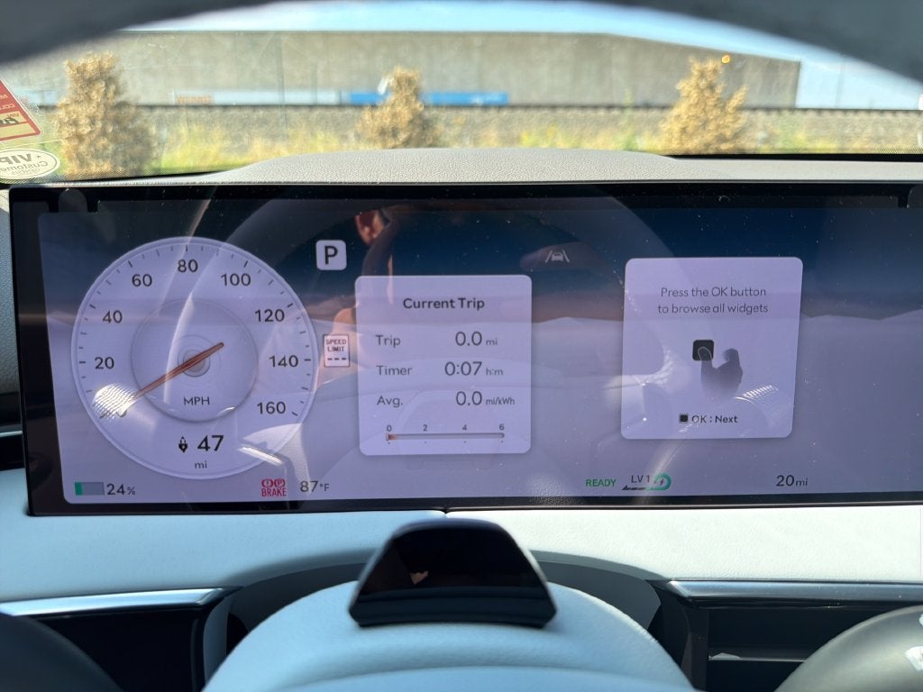 2027 Genesis Electrified GV70 Standard