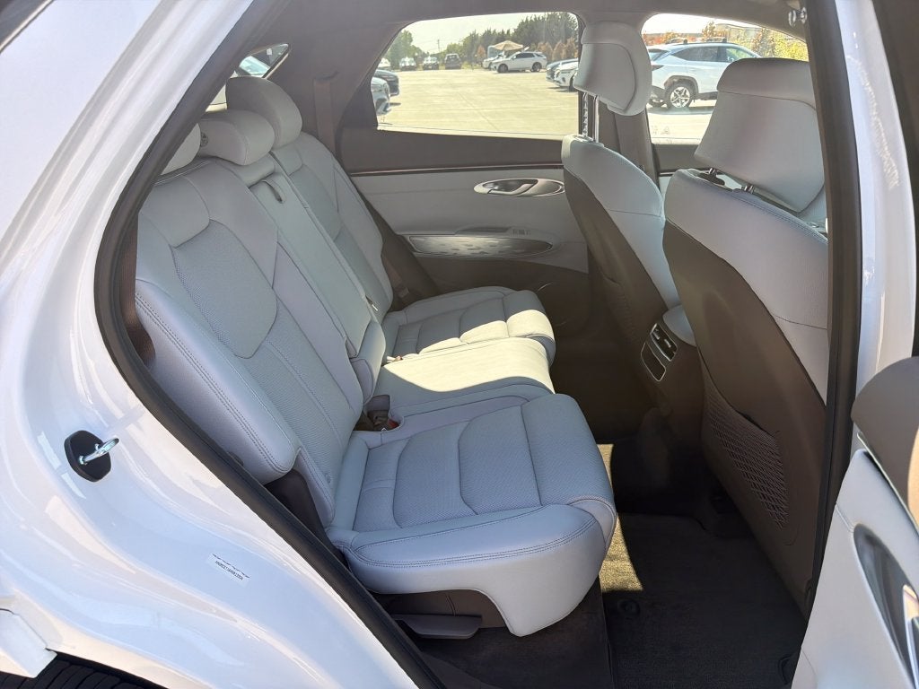 2027 Genesis Electrified GV70 Standard